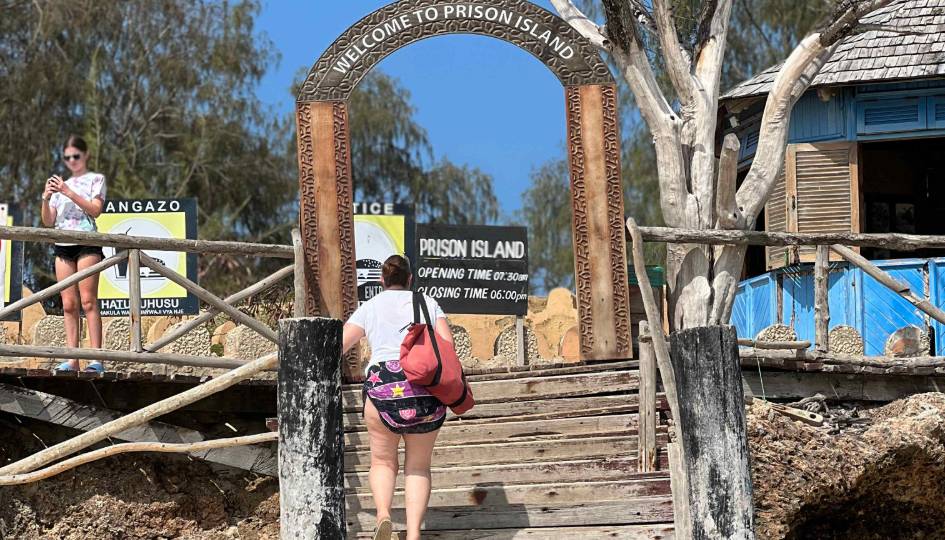 PRISON ISLAND / SANDBANK / STONE TOWN